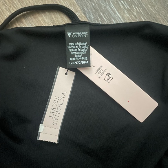 Victoria Secret On Point black tank top - Picture 4 of 4